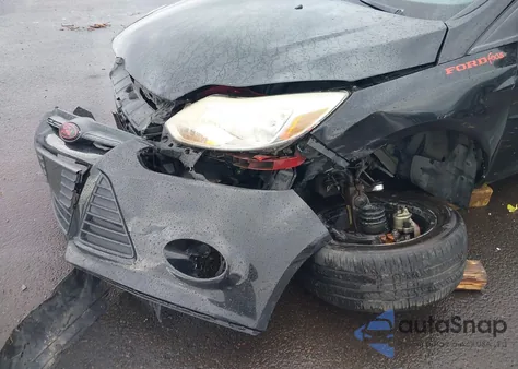 2013 Ford Focus Se из США, поврежденный, VIN 1FADP3F26DL142399